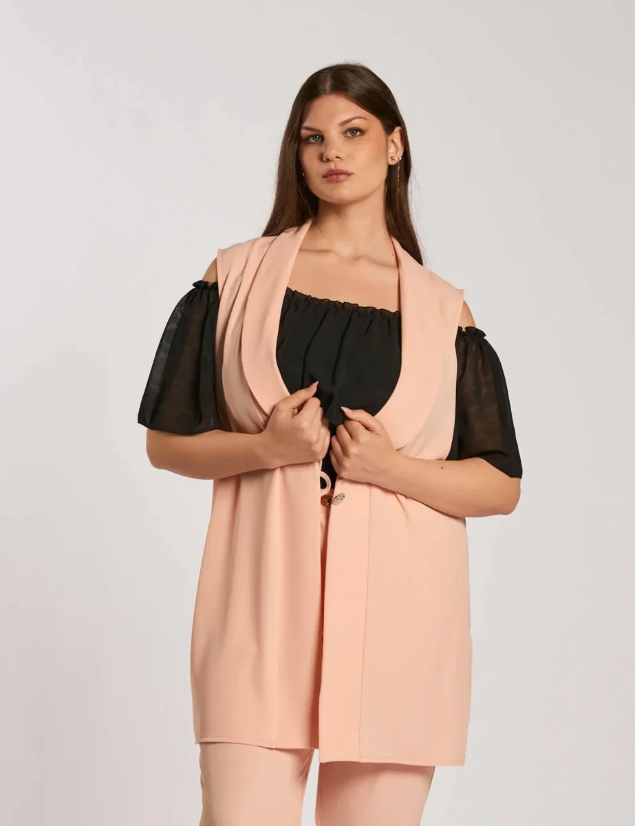 Gilet con scollo a scialle e bottone curvy - immagine 3