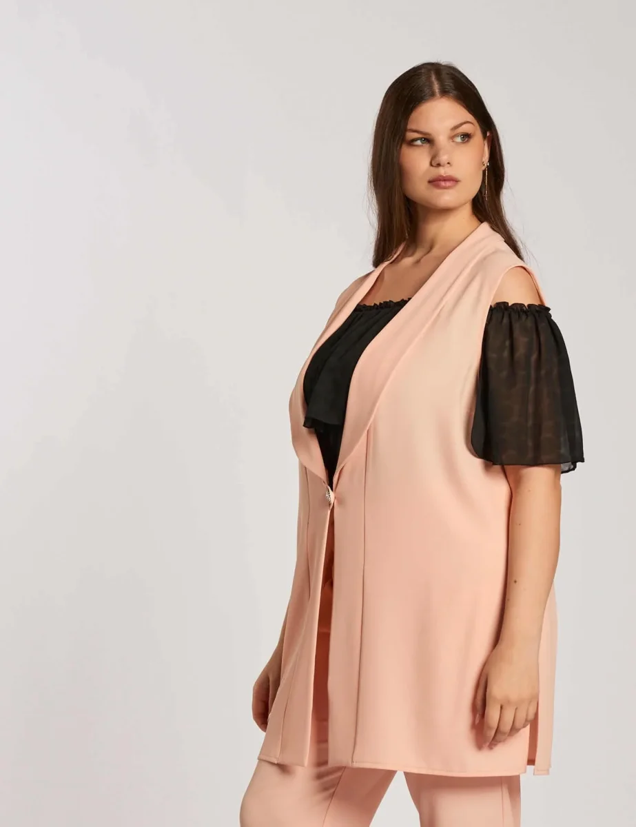 Gilet con scollo a scialle e bottone curvy - immagine 5