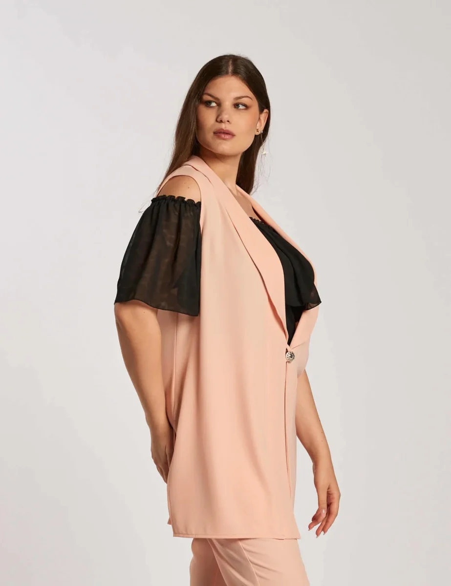 Gilet con scollo a scialle e bottone curvy - immagine 4