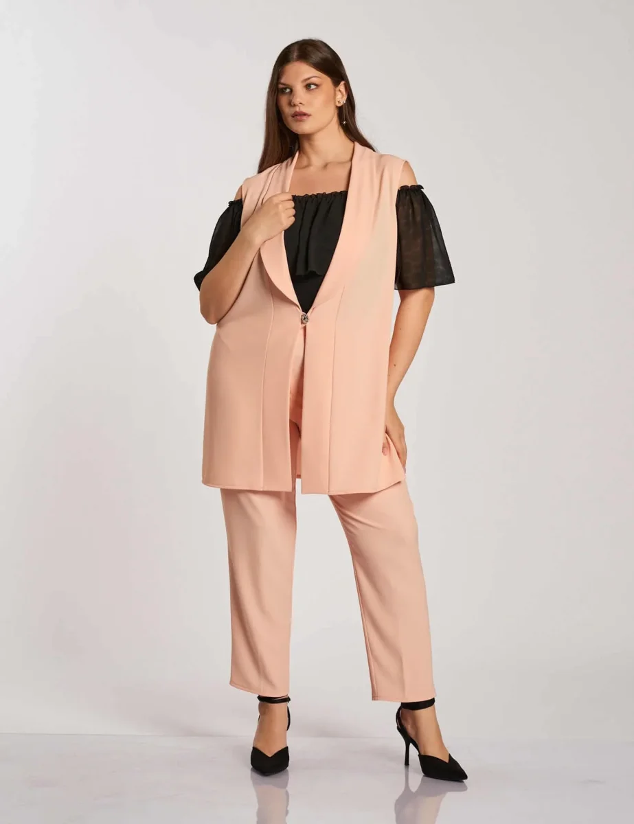 Gilet con scollo a scialle e bottone curvy - immagine 7