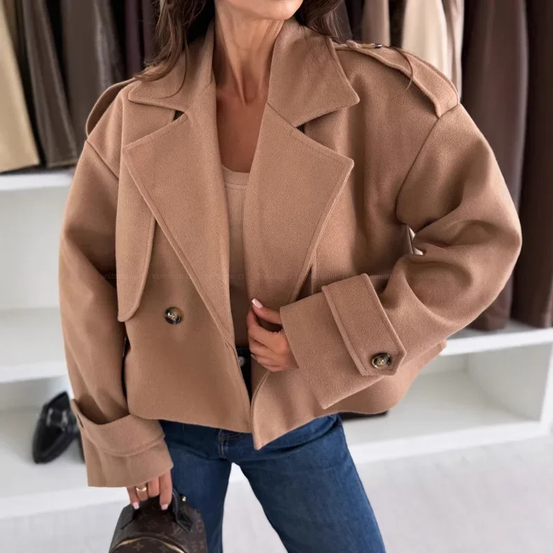 Mini coat in lana donna – Giacca corta con collo da tailleur, versatile ed elegante per l’autunno/inverno - immagine 3