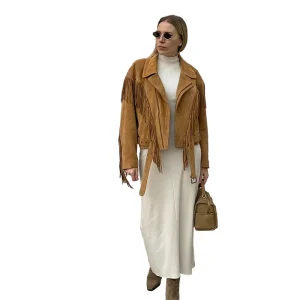 Giacca corta marrone con collo a revers e frange – stile boho retrò