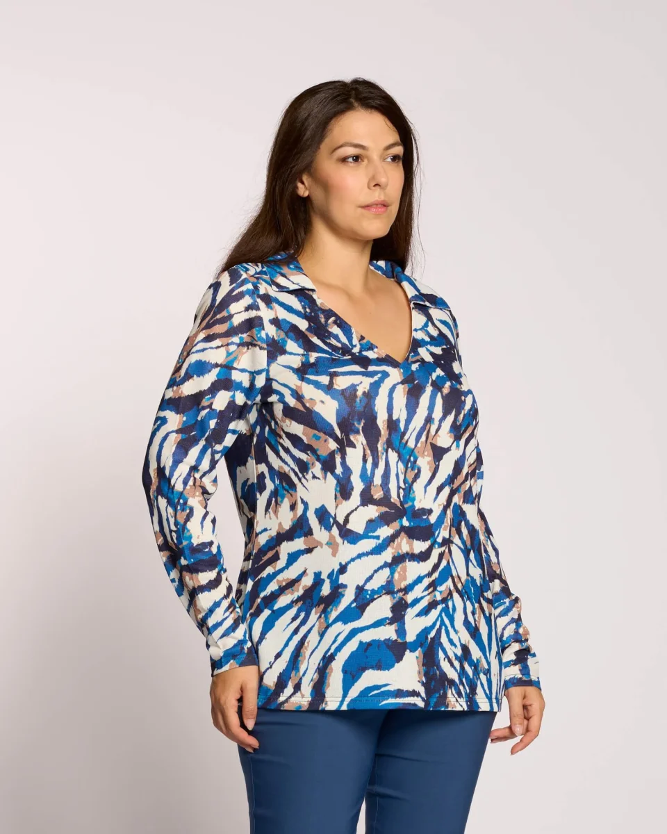 Maglia in jersey fantasia con colletto curvy - immagine 5