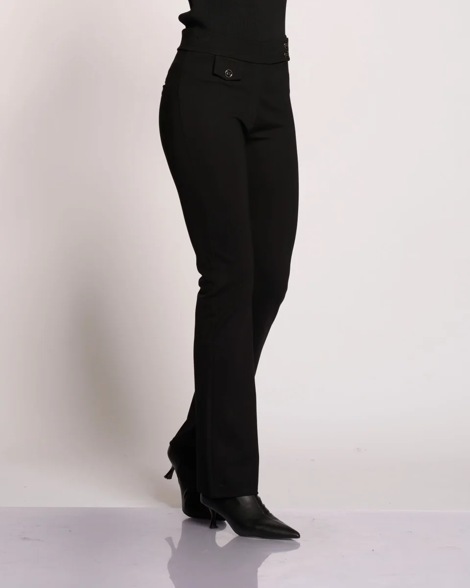 Pantalone dritto con tasche e bottoni - immagine 4