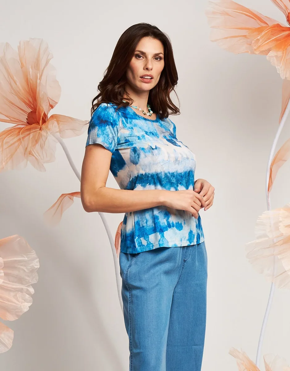 T-shirt con patch a cuore - immagine 2