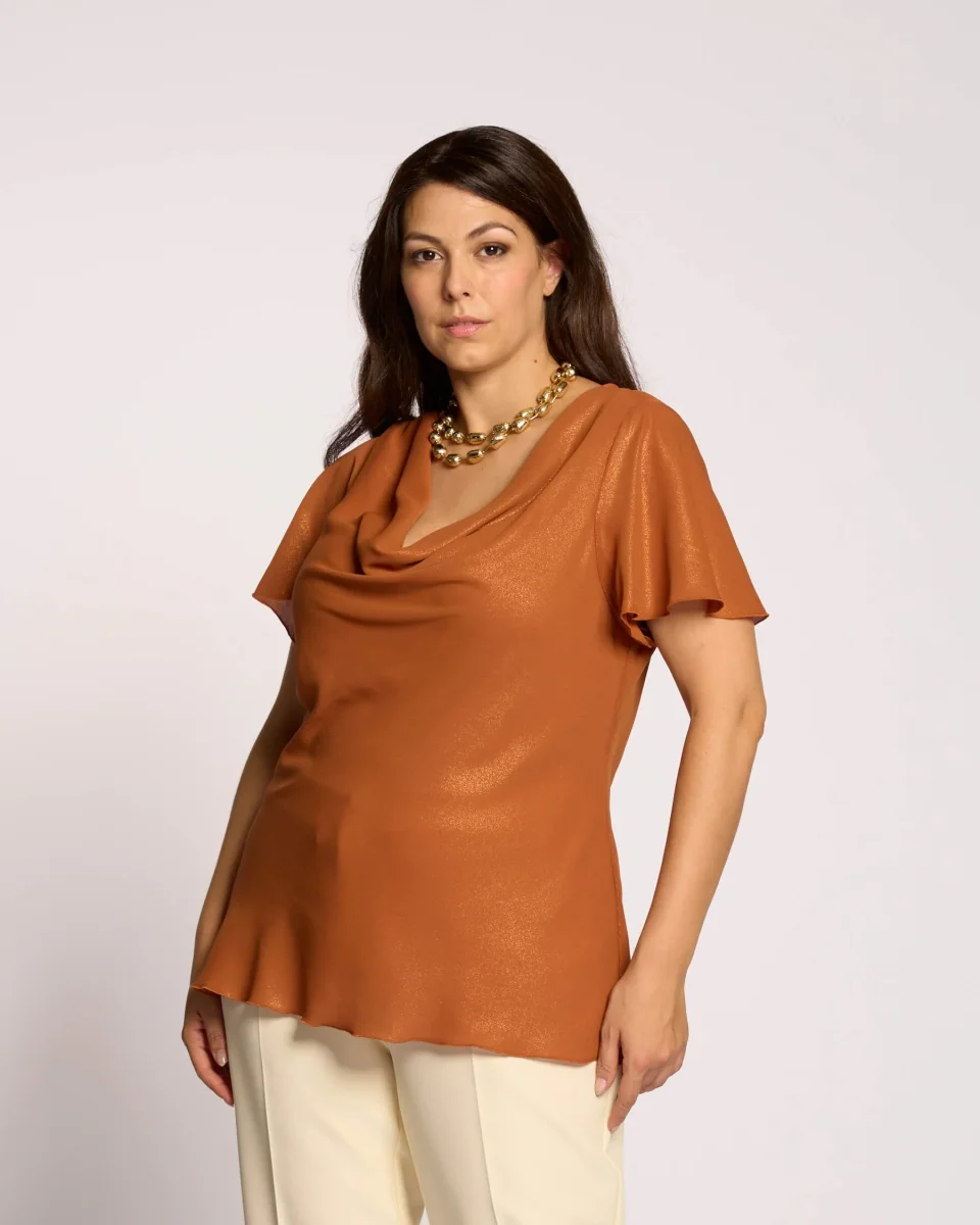 Top in georgette laminata con scollo a cappuccio curvy - immagine 2