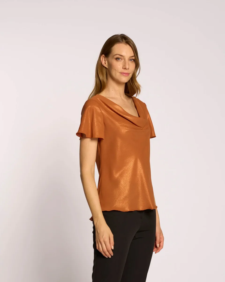 Top in georgette laminata con scollo a cappuccio - immagine 4